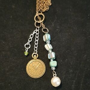 Elegant Bronze and Green Pendant Necklace